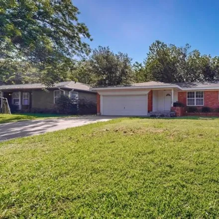 Buy this 3 bed house on 829 S Andrews Ave in Sherman, Texas