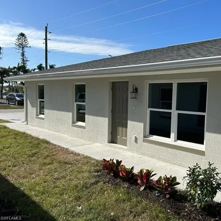 Buy this 6 bed house on 2326 Hoople Street in Fort Myers, FL 33901