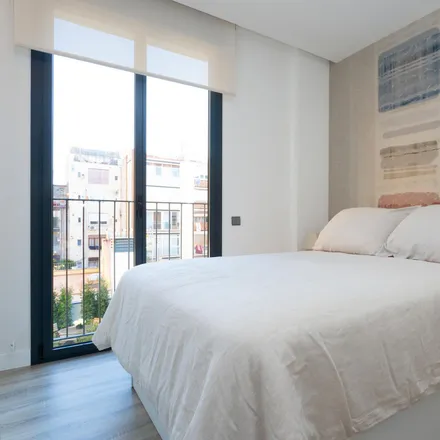 Image 1 - Carrer del Torrent de l'Olla, 68, 08001 Barcelona, Spain - Apartment for rent