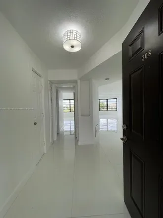 Image 2 - 18900 Northeast 14th Avenue, Miami-Dade County, FL 33179, USA - Condo for rent