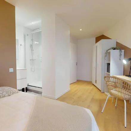 Rent this 1 bed apartment on 31 Petite Rue de la Viabert in 69100 Villeurbanne, France