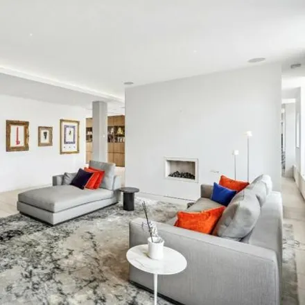 Image 4 - Welbeck House, 50-54 Wigmore Street, East Marylebone, London, W1U 2RZ, United Kingdom - Apartment for sale