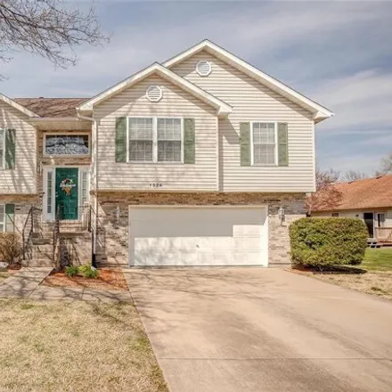Buy this 3 bed house on 1566 Oak Meadow Drive in O'Fallon, IL 62269