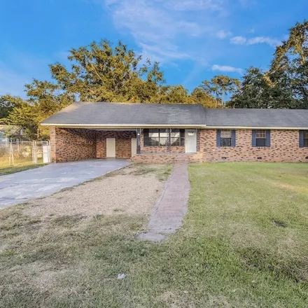 Buy this 3 bed house on 609 Plain Street in Columbus, MS 39701