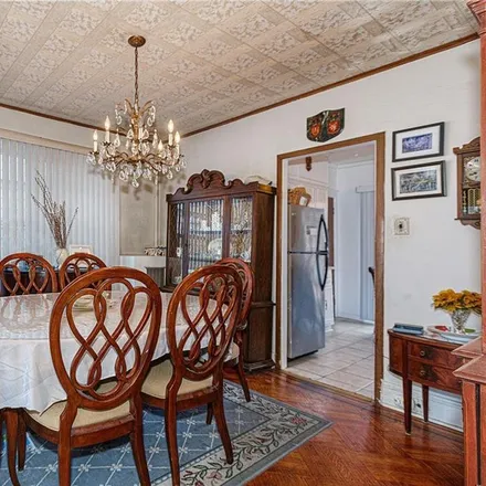 Image 5 - 4808 Avenue L, New York, NY 11234, USA - House for sale