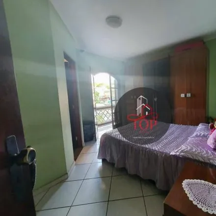 Buy this 4 bed house on Rua Almada 758 in Jardim Santo Alberto, Santo André - SP