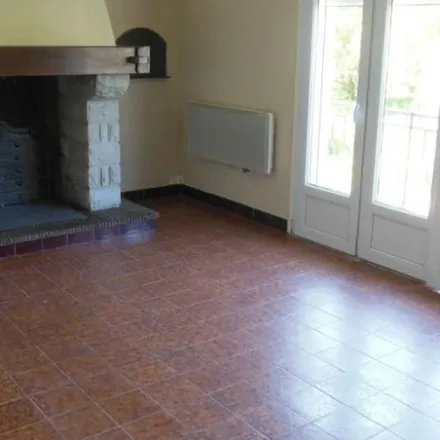 Rent this 5 bed apartment on Office Notarial in Place Brossers, 64300 Orthez