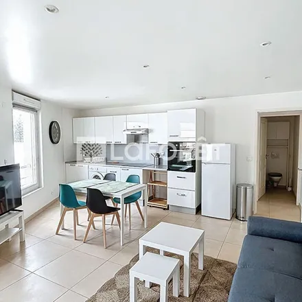 Rent this 2 bed apartment on D8-D11 in Traverse Prat, 13008 Marseille