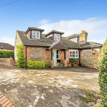Image 1 - Two Gate Lane, Overton, RG25 3NF, United Kingdom - House for rent