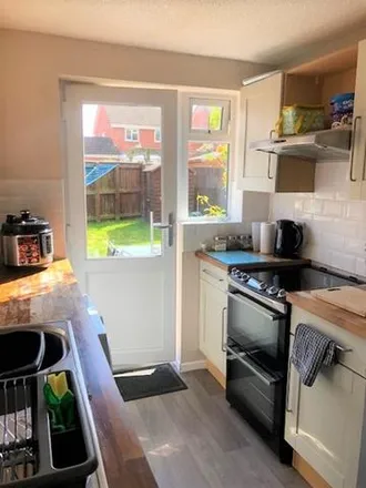 Image 4 - 17 Cliff Bastin Close, Exeter, EX2 5QW, United Kingdom - Townhouse for rent