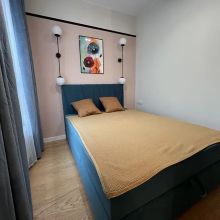Rent this 2 bed apartment on Instytut Chemii Fizycznej i Organicznej in Ludwiki, 01-226 Warsaw