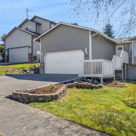 Buy this 3 bed house on 1553 Lake Crest Drive in Northwest Snohomish, Snohomish