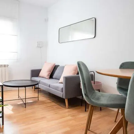 Rent this 2 bed apartment on Madrid in Calle Río Uruguay, 10