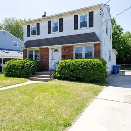 Rent this 5 bed house on 266 Cornell Road in Elsmere, Glassboro