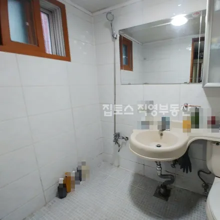 Rent this studio apartment on 서울특별시 서초구 서초동 1349-5