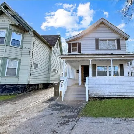 Buy this 5 bed house on 207 Lakeview Avenue in City of Syracuse, NY 13204