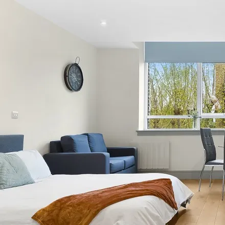 Rent this studio apartment on 52 Lawrence Road in London, N15 4EN