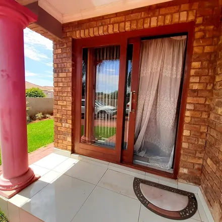 Image 1 - Du Plessis Road, Clarina, Akasia, 0118, South Africa - Apartment for rent