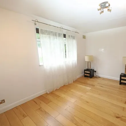 Image 5 - Nether Street, London, N3 1JS, United Kingdom - Apartment for rent