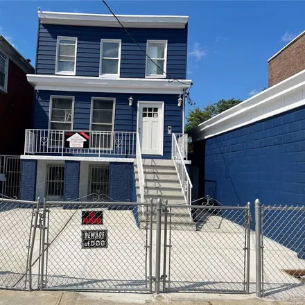 Image 2 - 47 Maple Street, Ludlow, City of Yonkers, NY 10701, USA - Townhouse for sale