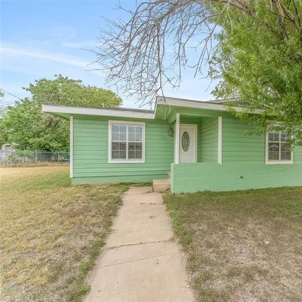 Buy this 3 bed house on 2714 Vine Street in Brownwood, TX 76801