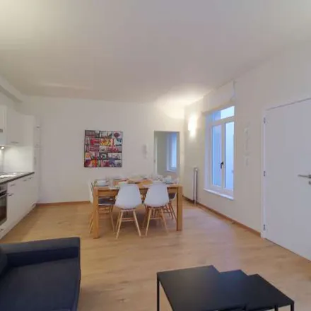 Rent this 3 bed apartment on Rue du Poinçon - Priemstraat 17 in 1000 Brussels, Belgium