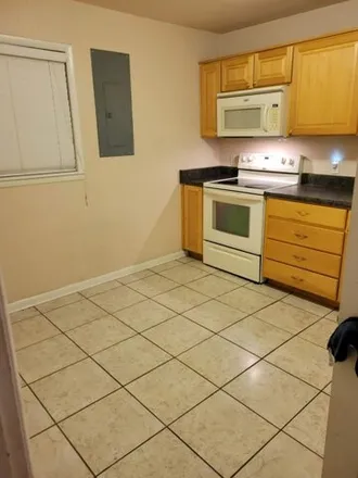 Rent this 1 bed townhouse on 101 West Jennings Street in Tallahassee, FL 32301