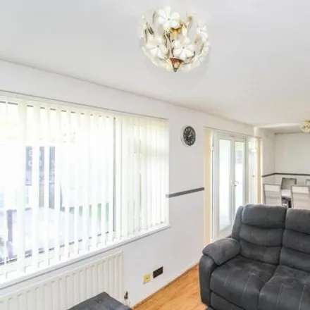 Image 7 - Maiden Lane, Langley Green, RH11 7RQ, United Kingdom - Townhouse for sale