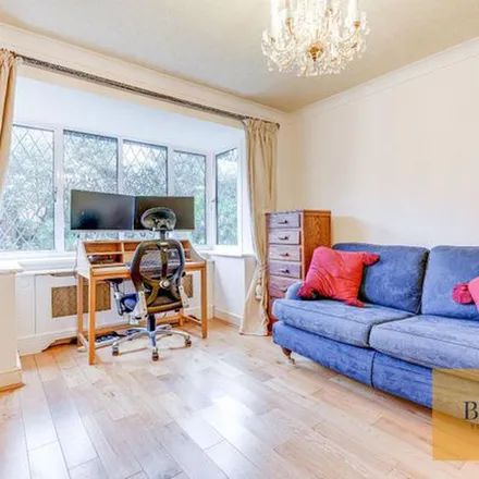 Rent this 4 bed apartment on Heron Close in Buckhurst Hill, IG9 5TN