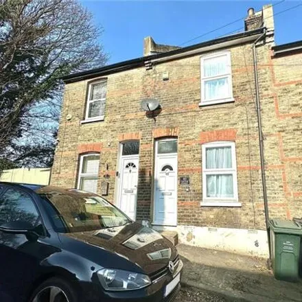 Buy this 2 bed townhouse on Castle Street in Worcester Park Estate, DA9 9AB