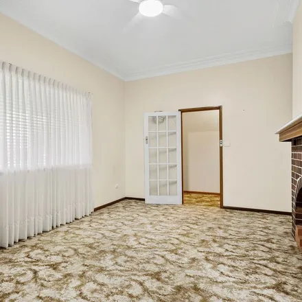 Rent this 3 bed apartment on 11 Para Street in Balgownie NSW 2519, Australia