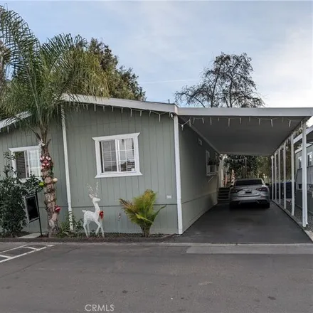 Image 1 - 314 Putter Drive, Santa Ana, CA 92703, USA - Apartment for sale
