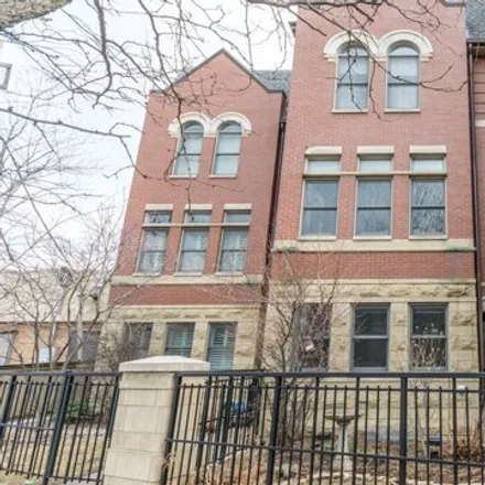 Rent this 4 bed house on 4113 N Southport Ave in Chicago, Illinois