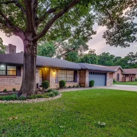 Buy this 3 bed house on 1760 Park Hill Drive in Arlington, TX 76012
