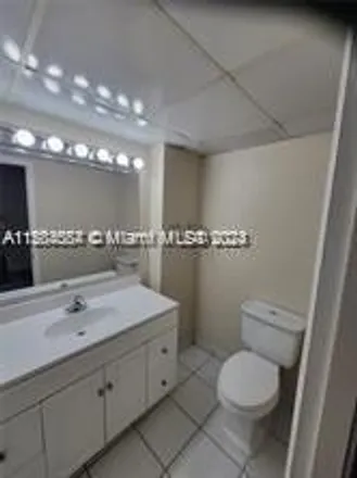 Image 8 - 1075 Miami Gardens Drive, North Miami Beach, FL 33179, USA - Condo for sale