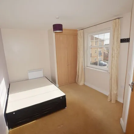 Image 4 - Oxclose Park Gardens, Sheffield, S20 8GR, United Kingdom - Apartment for rent
