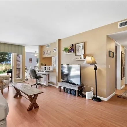 Image 6 - Las Vegas Country Club, LVCC Loop, Winchester, NV 89169, USA - Condo for sale