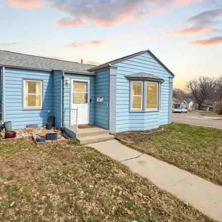 Buy this 3 bed house on 499 South Grange Avenue in Sioux Falls, SD 57104