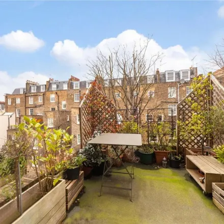 Rent this 3 bed apartment on 25 Clarendon Gardens in London, W9 1BH