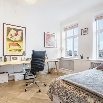 Rent this 3 bed apartment on Peblinge Dossering 36 in 2200 København N, Denmark