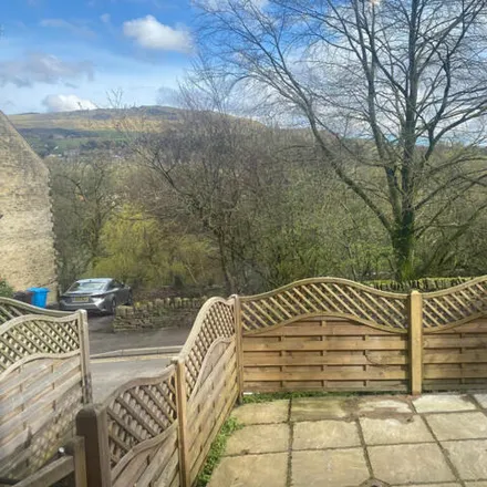 Image 2 - 28 Oldham Road, Uppermill, OL3 6HY, United Kingdom - House for rent