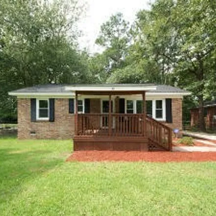 Rent this 3 bed house on 311 Clarine Drive in Boulder Bluff, Goose Creek