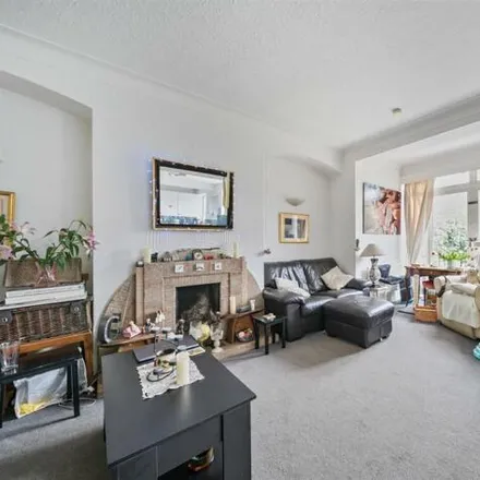 Image 6 - Dicey Avenue, London, NW2 6AR, United Kingdom - Duplex for sale