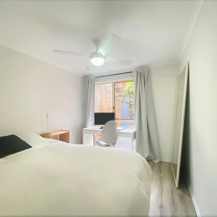 Rent this 3 bed apartment on Castlecrag Avenue in Banora Point NSW 2486, Australia