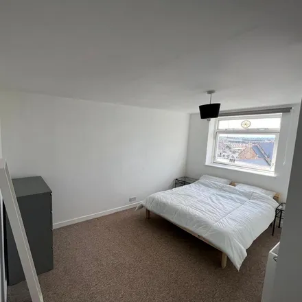 Image 3 - Gillespie Crescent, City of Edinburgh, EH10 4HY, United Kingdom - Apartment for rent