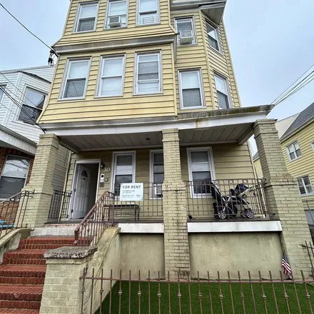 Rent this 2 bed apartment on 28 East 15th Street in Port Johnson, Bayonne