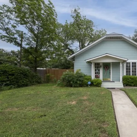 Buy this 4 bed house on 740 West Ware Boulevard in San Antonio, TX 78221