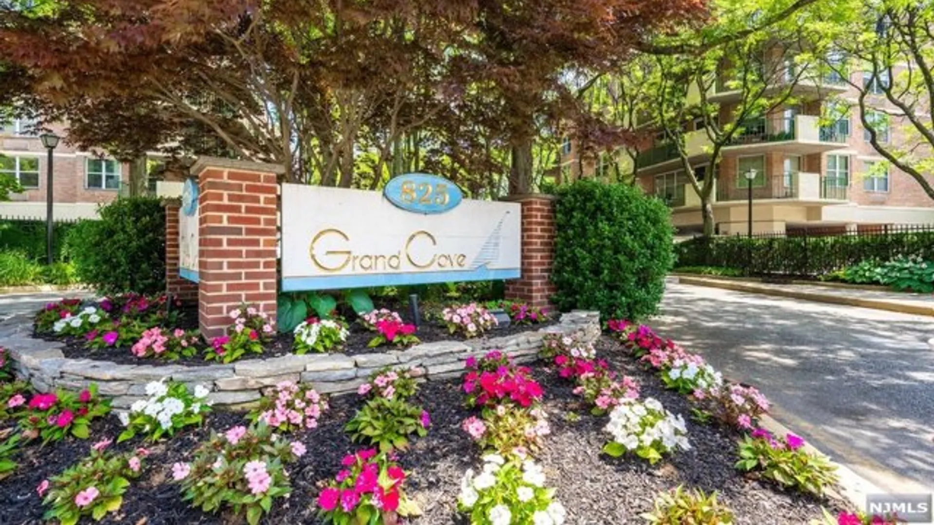 Grand Cove Way, Edgewater, Bergen County, NJ 07020, USA | 2 bed condo for rent