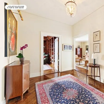 Image 2 - 72 East 82nd Street, New York, NY 10028, USA - Apartment for sale