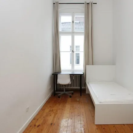 Rent this 3 bed room on Potsdamer Straße 102 in 10785 Berlin, Germany